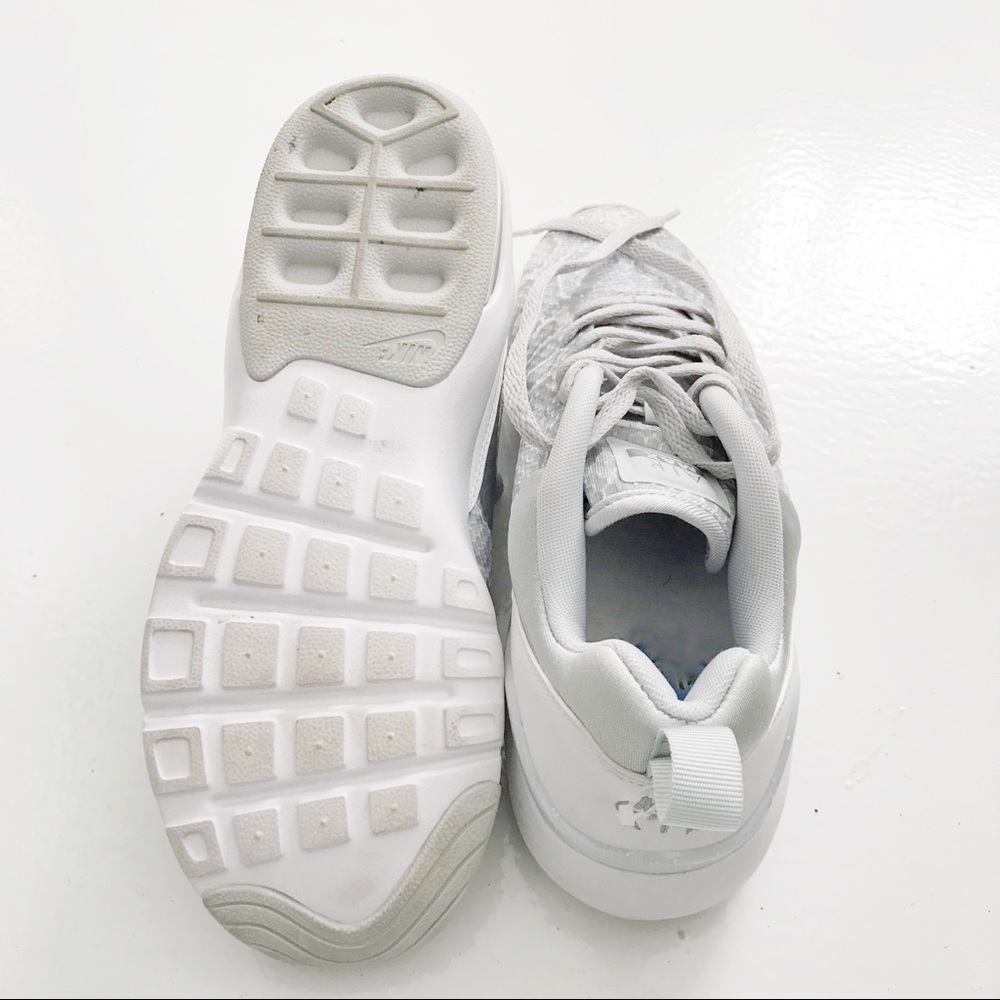 ❌SOLD❌Nike Air Pure Platinum Siren Print Shoes - Picture 6 of 6